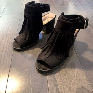 Soda Women's Black Oxford Fringe Tassel Peep Toe Buckle Slingback Bootie Size 7